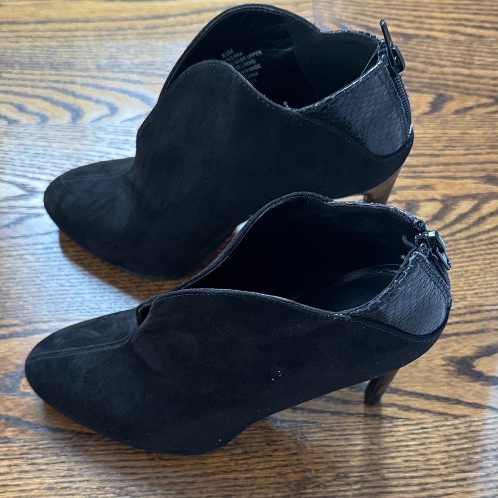 Nine West Black Women's Heeled Suede Ankle Booties